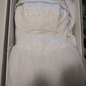 Davids bridal wedding gown size 16